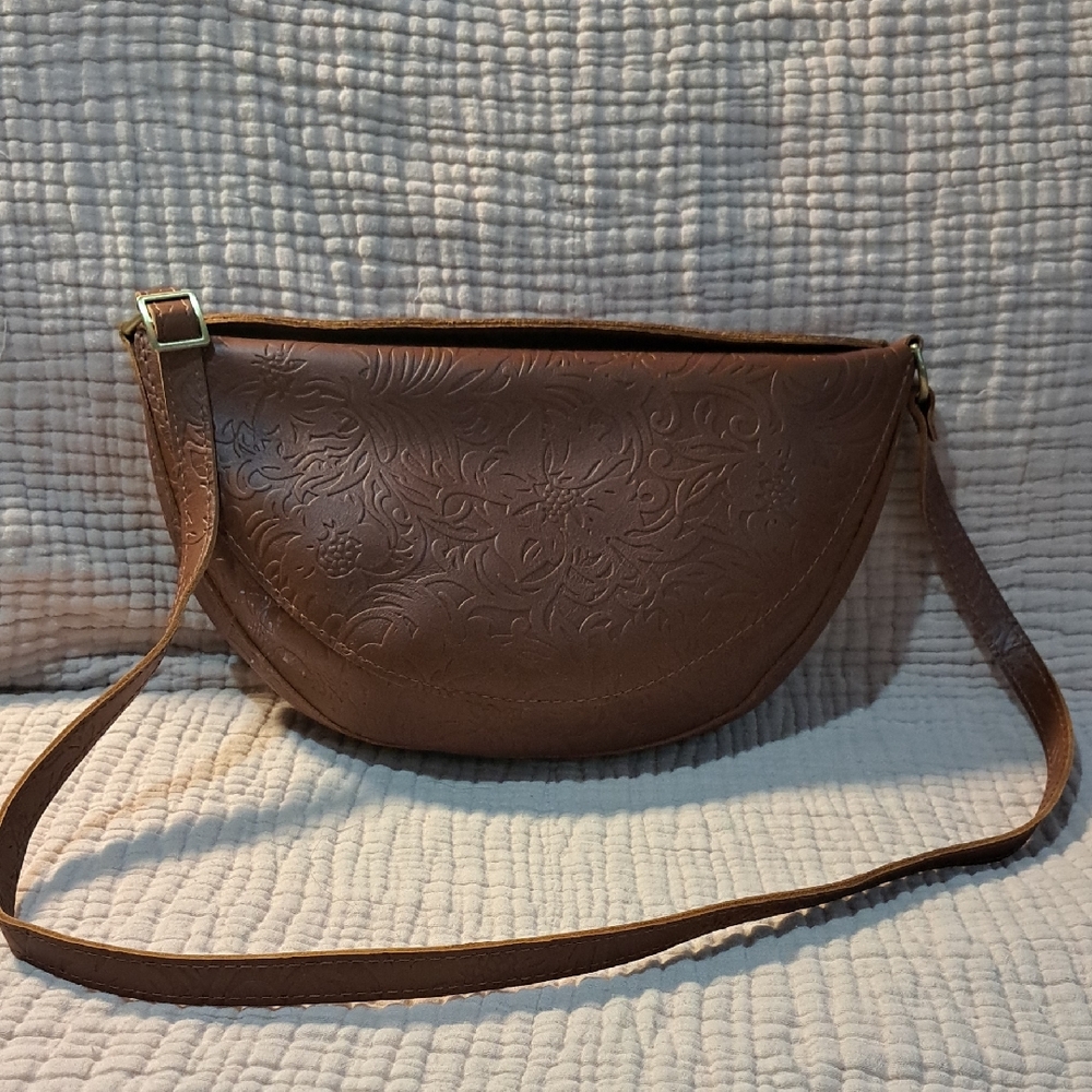Portland Leather  Koala Bag In Meadow - Embossed Leather - Size Large